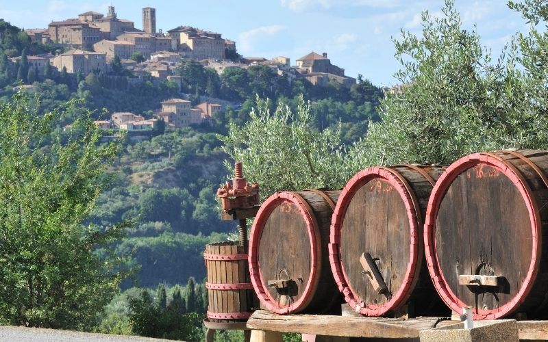 BRINDISI DI CAPODANNO IN VAL D'ORCIA TRA GUSTO E CULTURA
